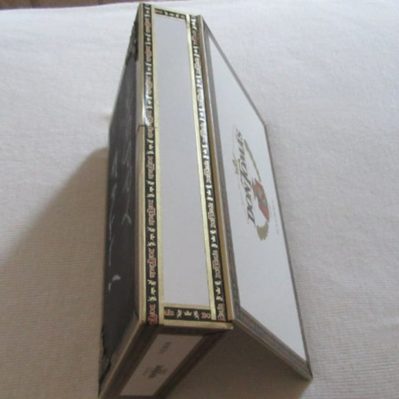 Authentic Don Tomas Cigar Box Chalk Board - Picture 5 of 7